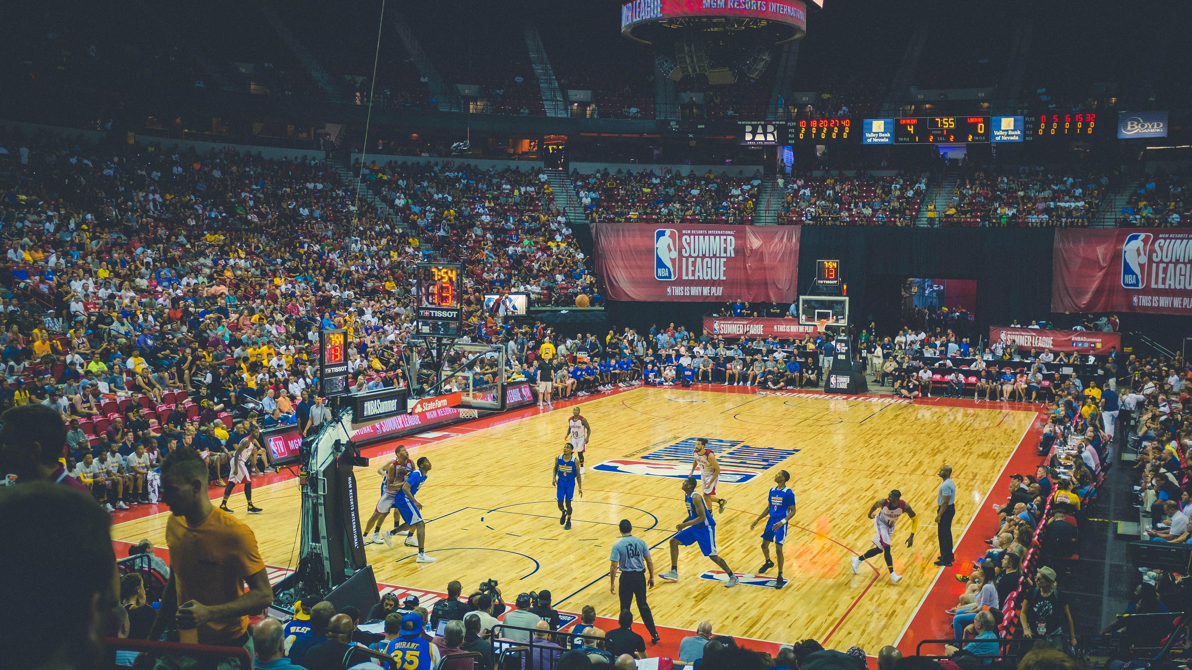 维克托·文班亚马成为NBA市场营销焦点，维克多温班亚马身高